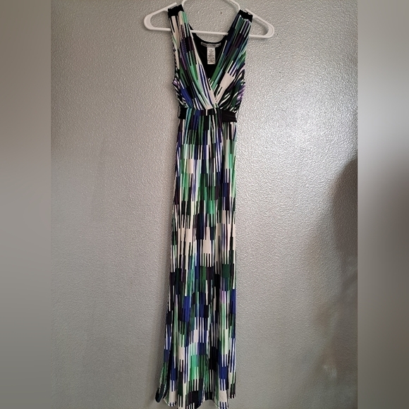 Maggy London V-Neck Maxi Dress Size 10 - Picture 5 of 8